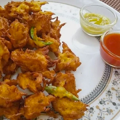 Pasandida Pakoras (Onion)